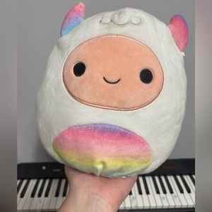 Yuri the yeti 8’ inch squishmallow!